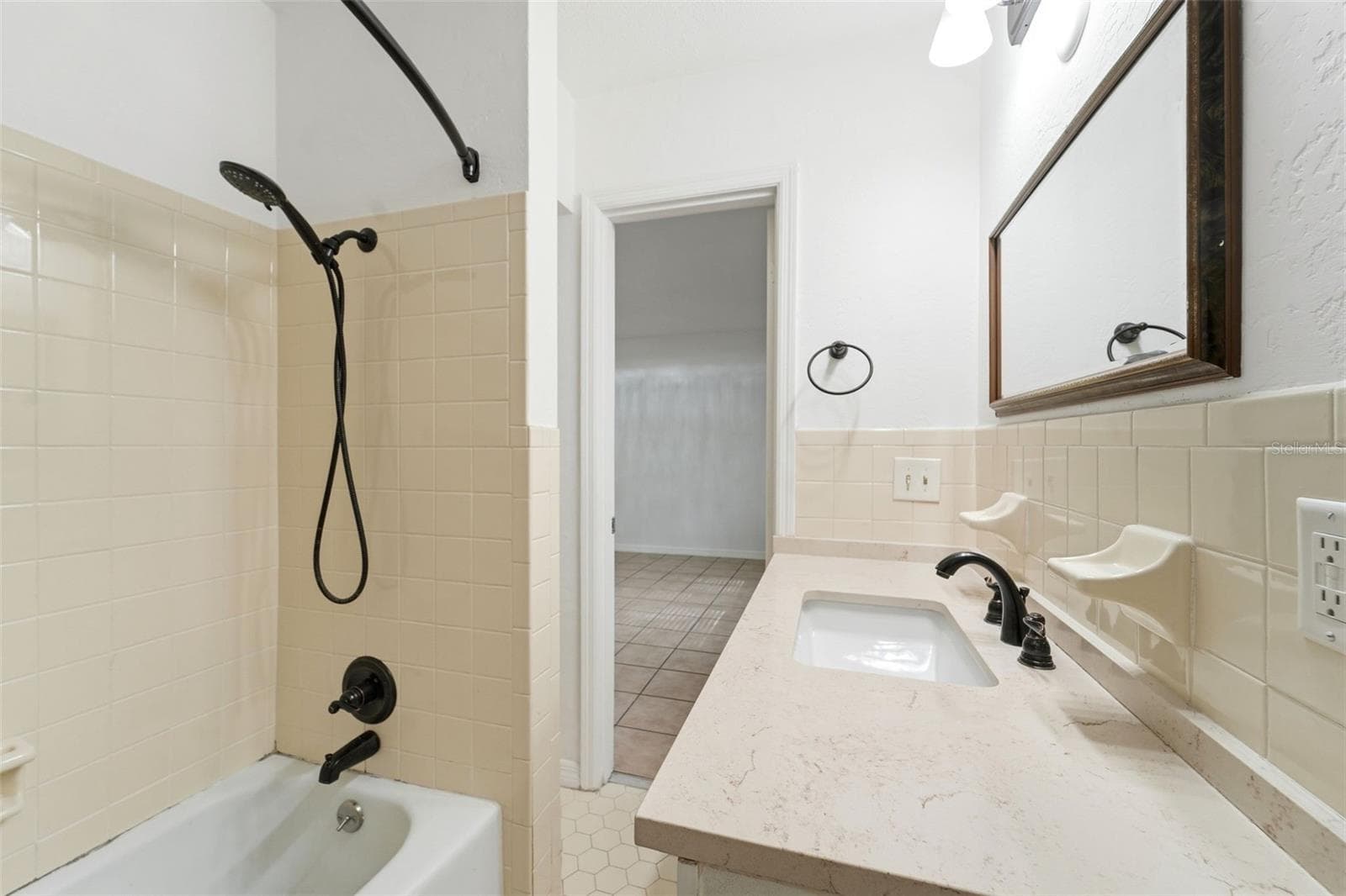 820 HILL AVENUE — photo 23 of 43