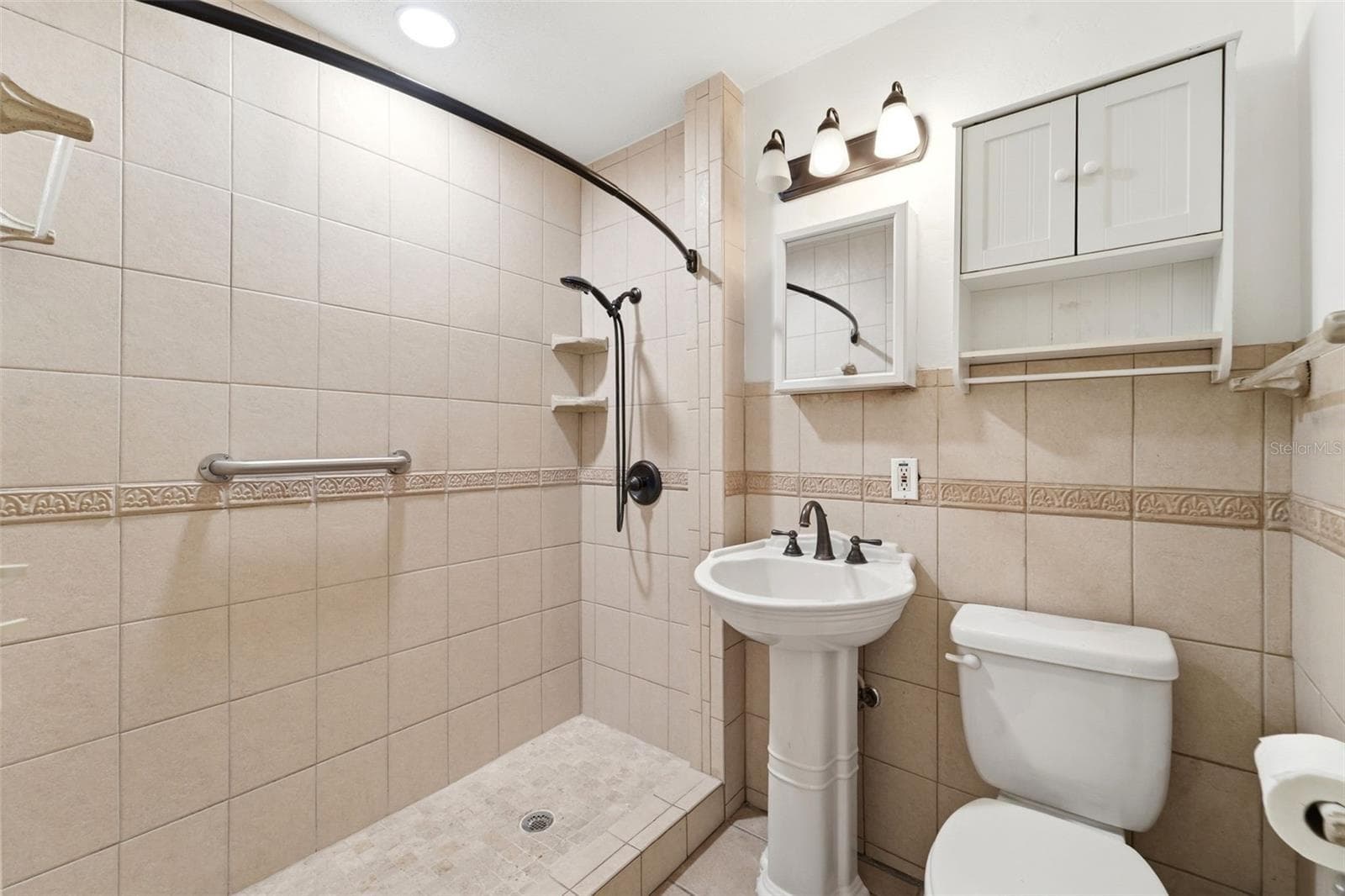 820 HILL AVENUE — photo 26 of 43
