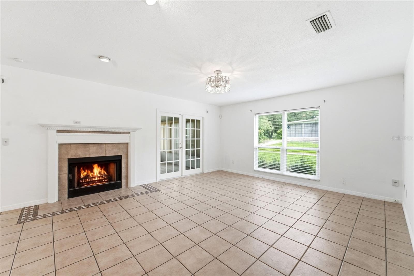 820 HILL AVENUE — photo 10 of 43