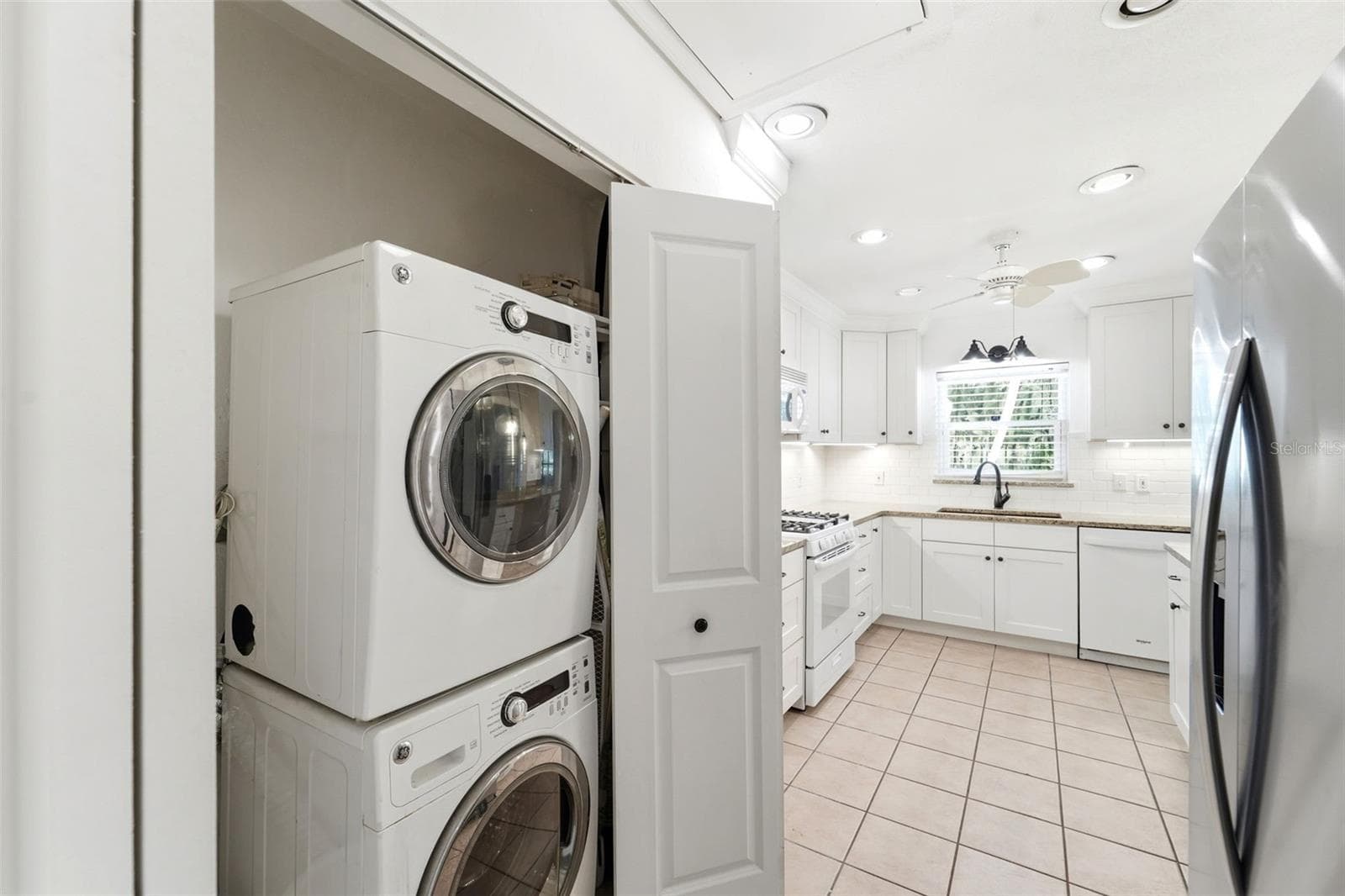 820 HILL AVENUE — photo 18 of 43