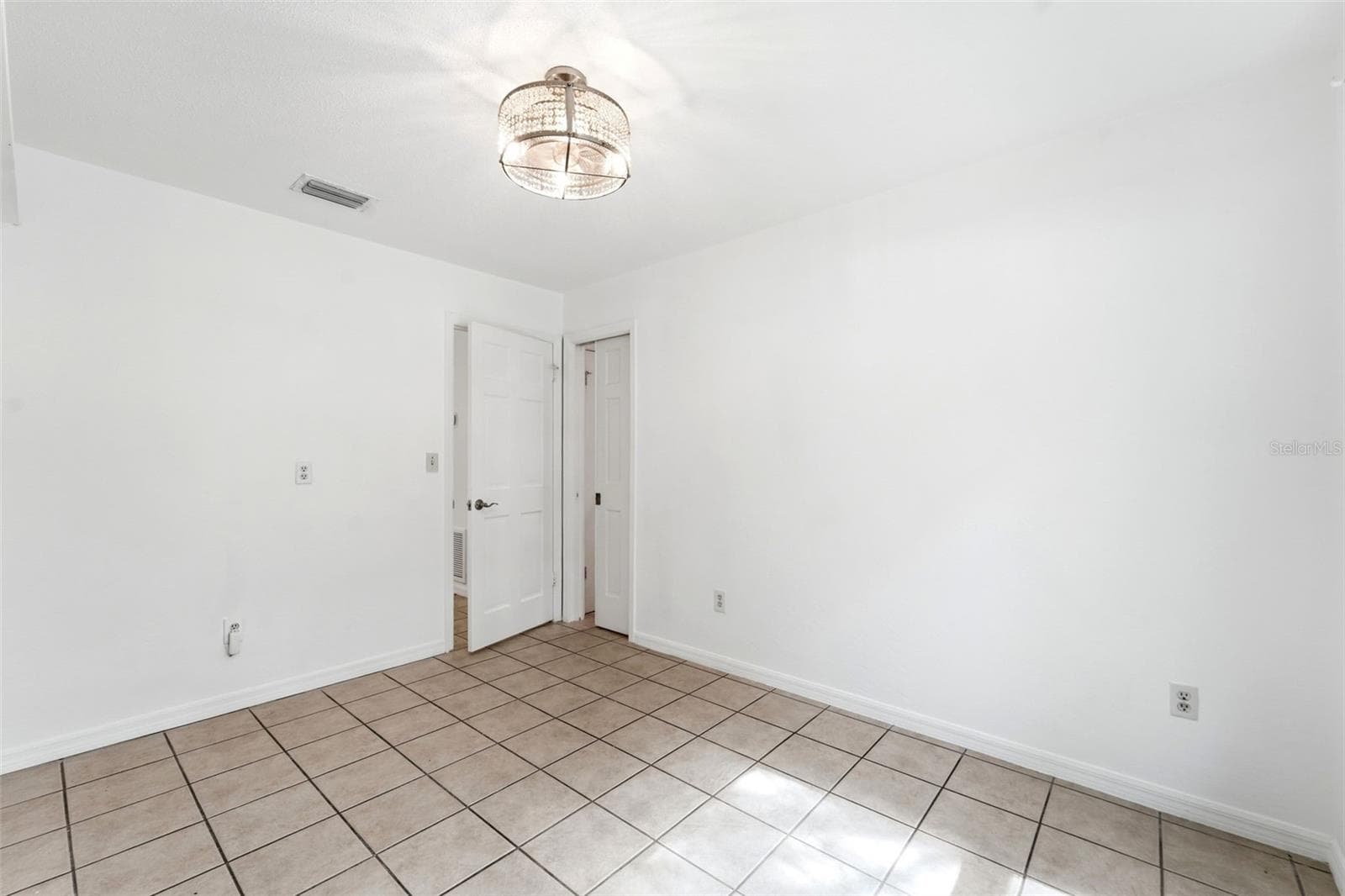 820 HILL AVENUE — photo 25 of 43