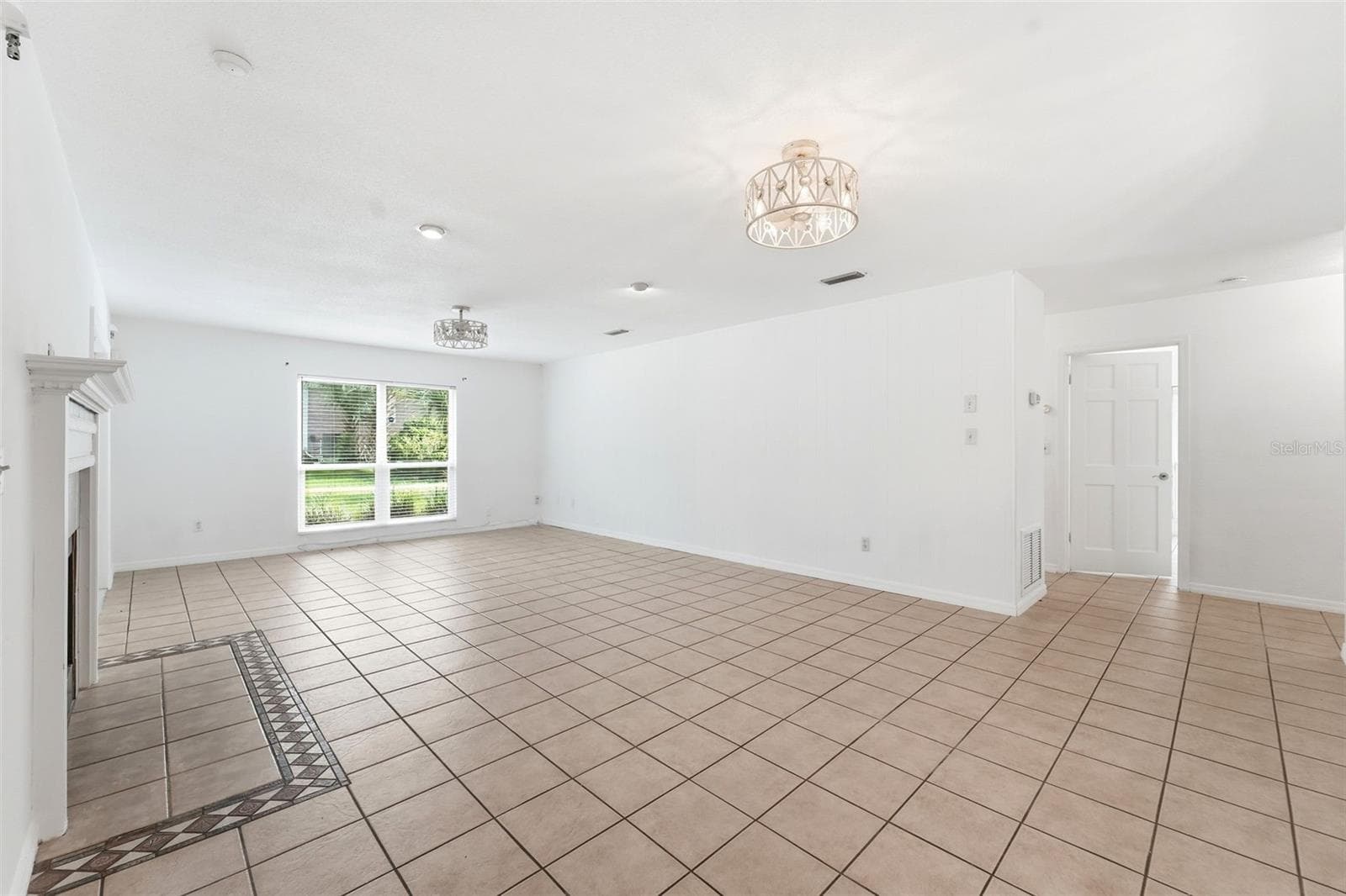 820 HILL AVENUE — photo 11 of 43