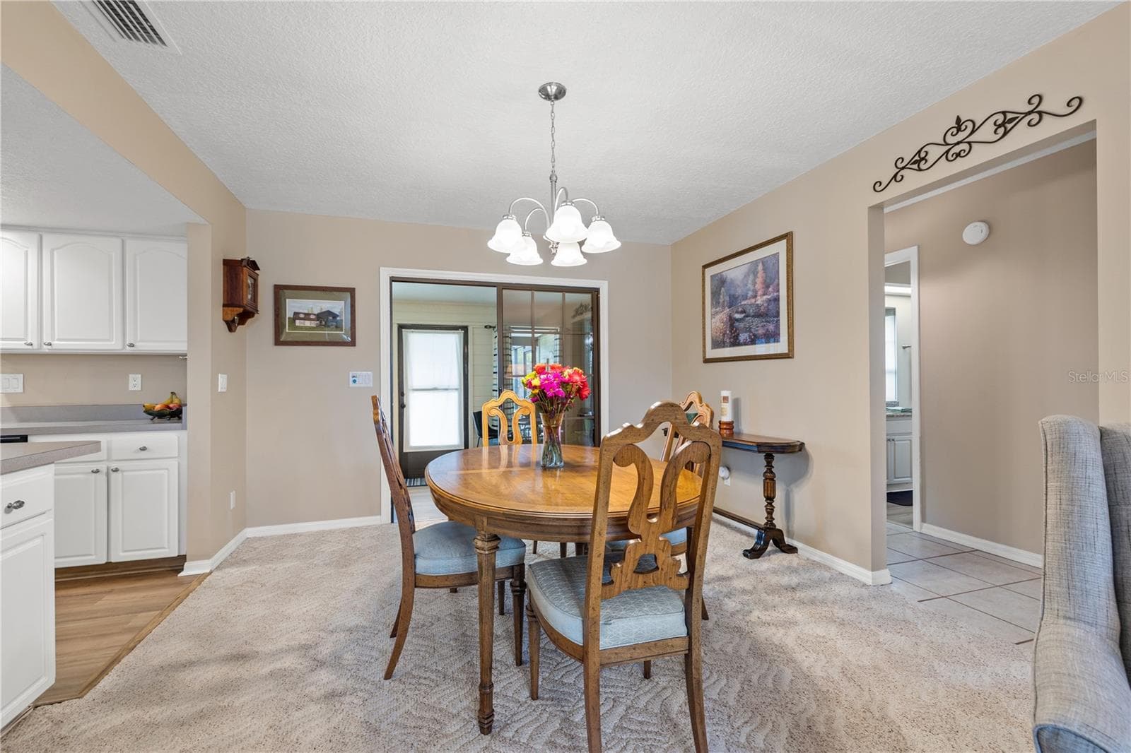 6352 HUNTINGTON DRIVE — photo 7 of 25