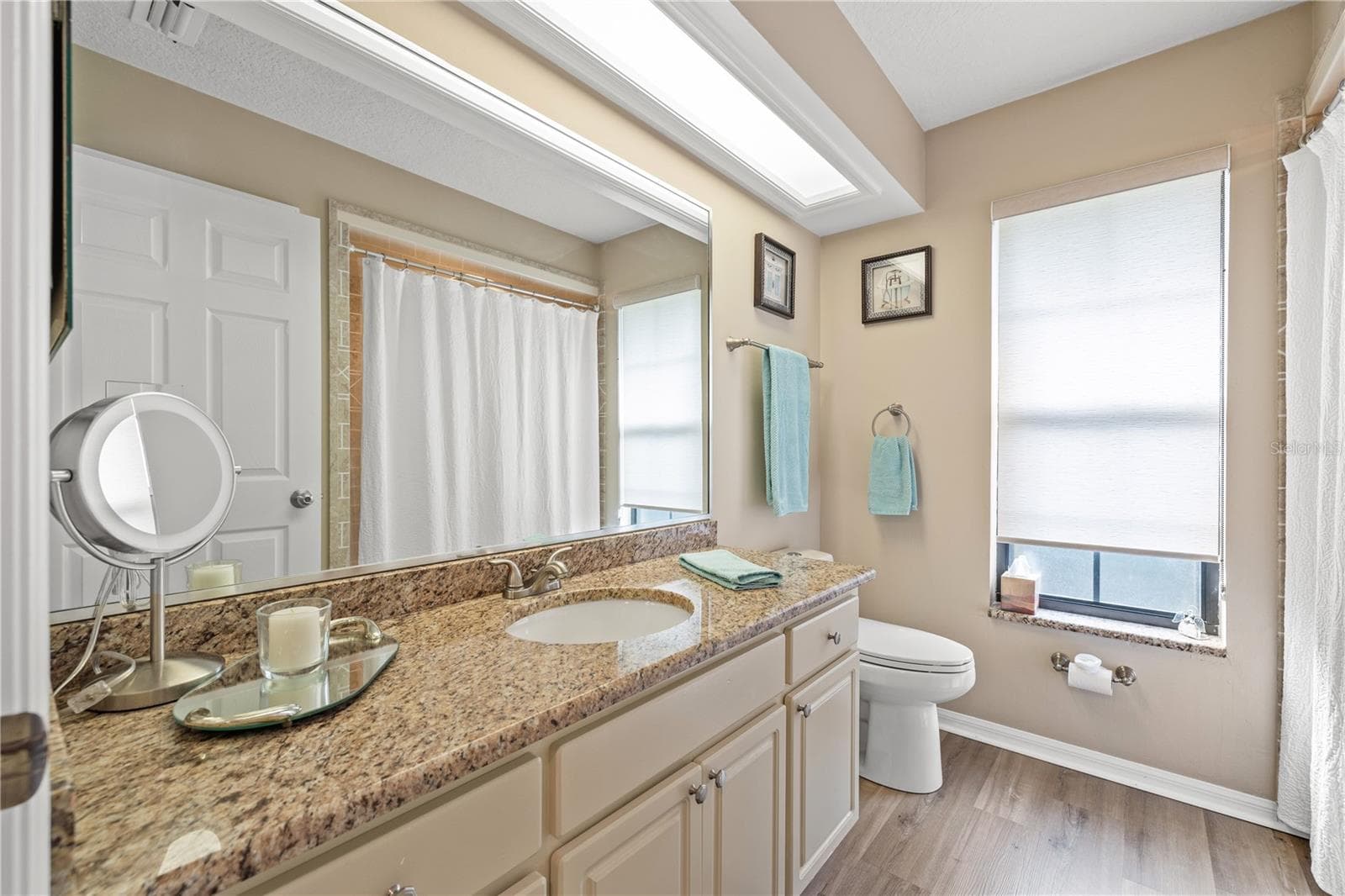 6352 HUNTINGTON DRIVE — photo 18 of 25