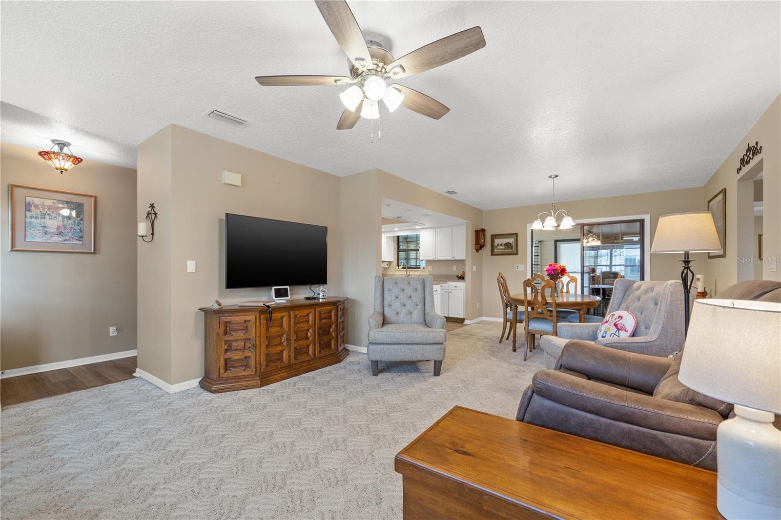 6352 HUNTINGTON DRIVE — photo 5 of 25