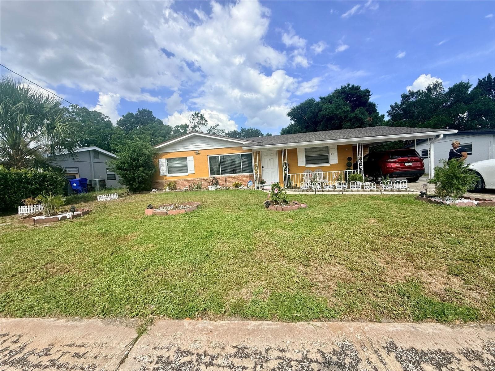 611 RIDGEFIELD AVENUE — photo 1 of 10