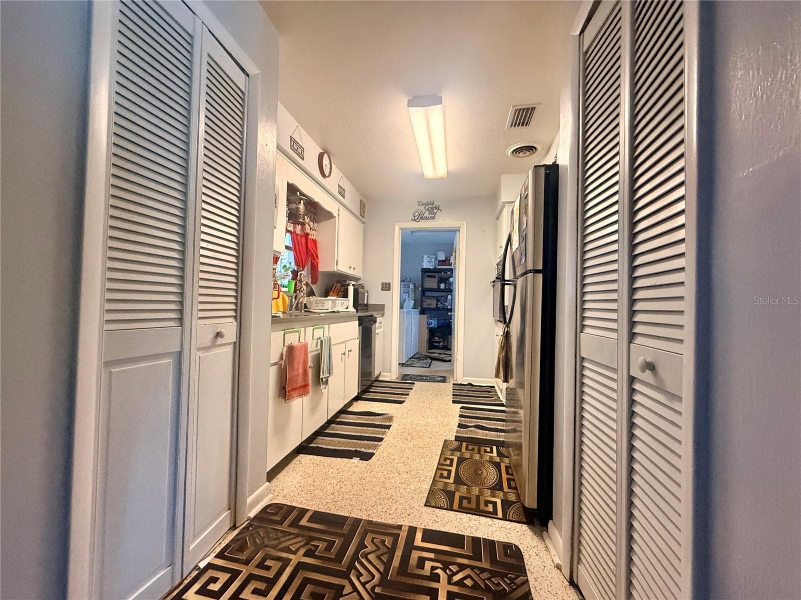 611 RIDGEFIELD AVENUE — photo 4 of 10