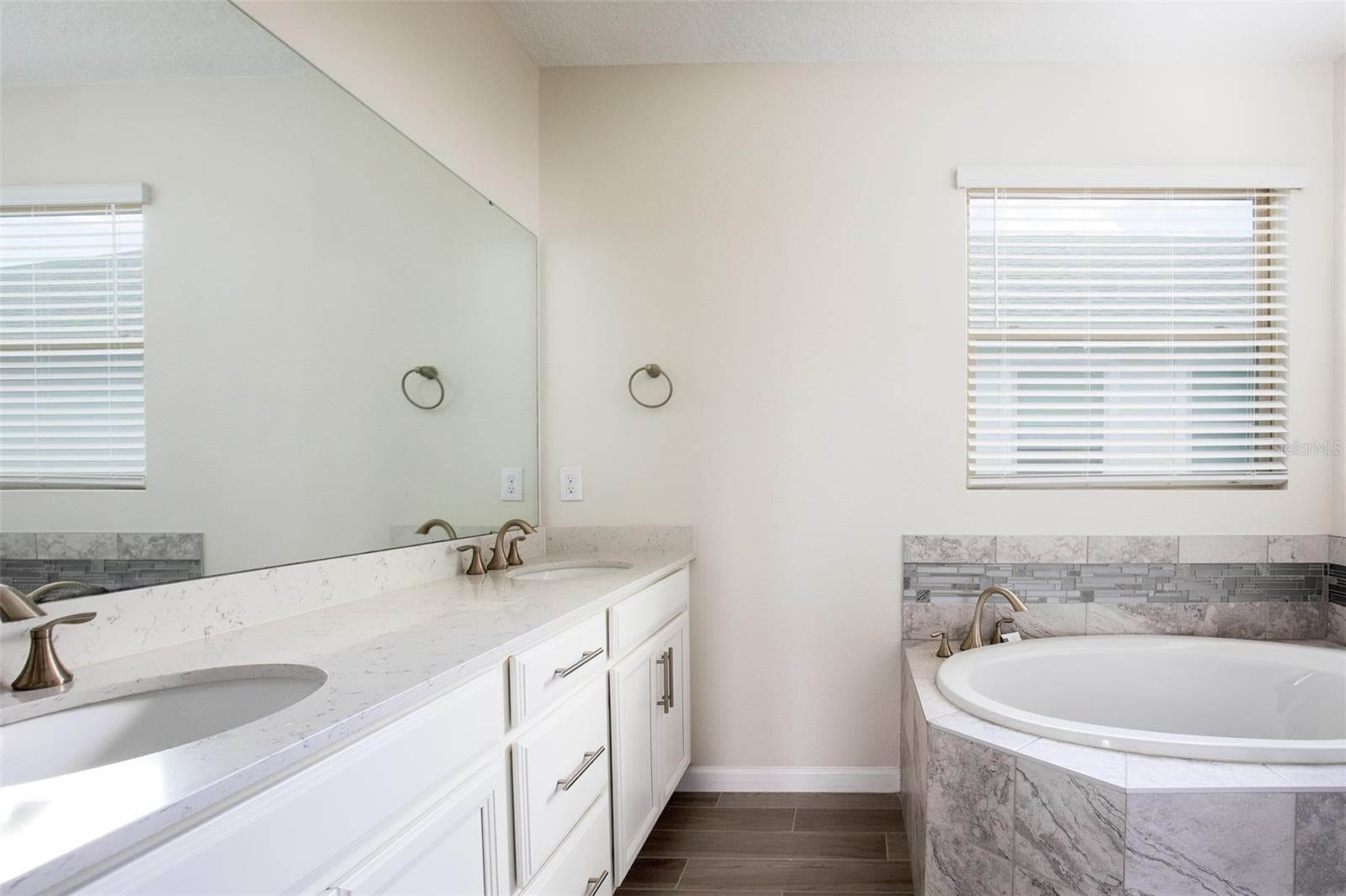 170 WOODED VINE DRIVE — photo 26 of 44