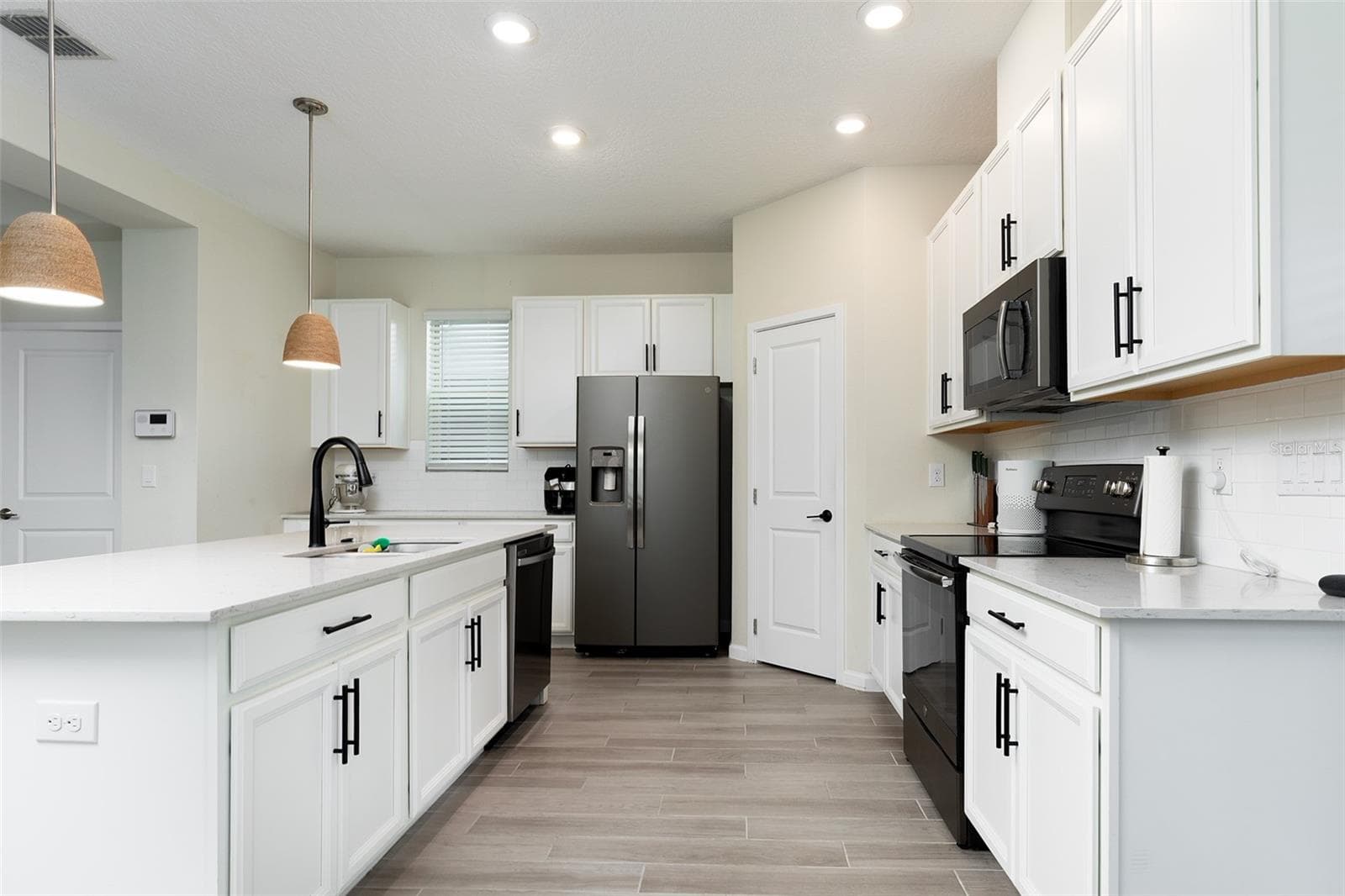 170 WOODED VINE DRIVE — photo 18 of 44
