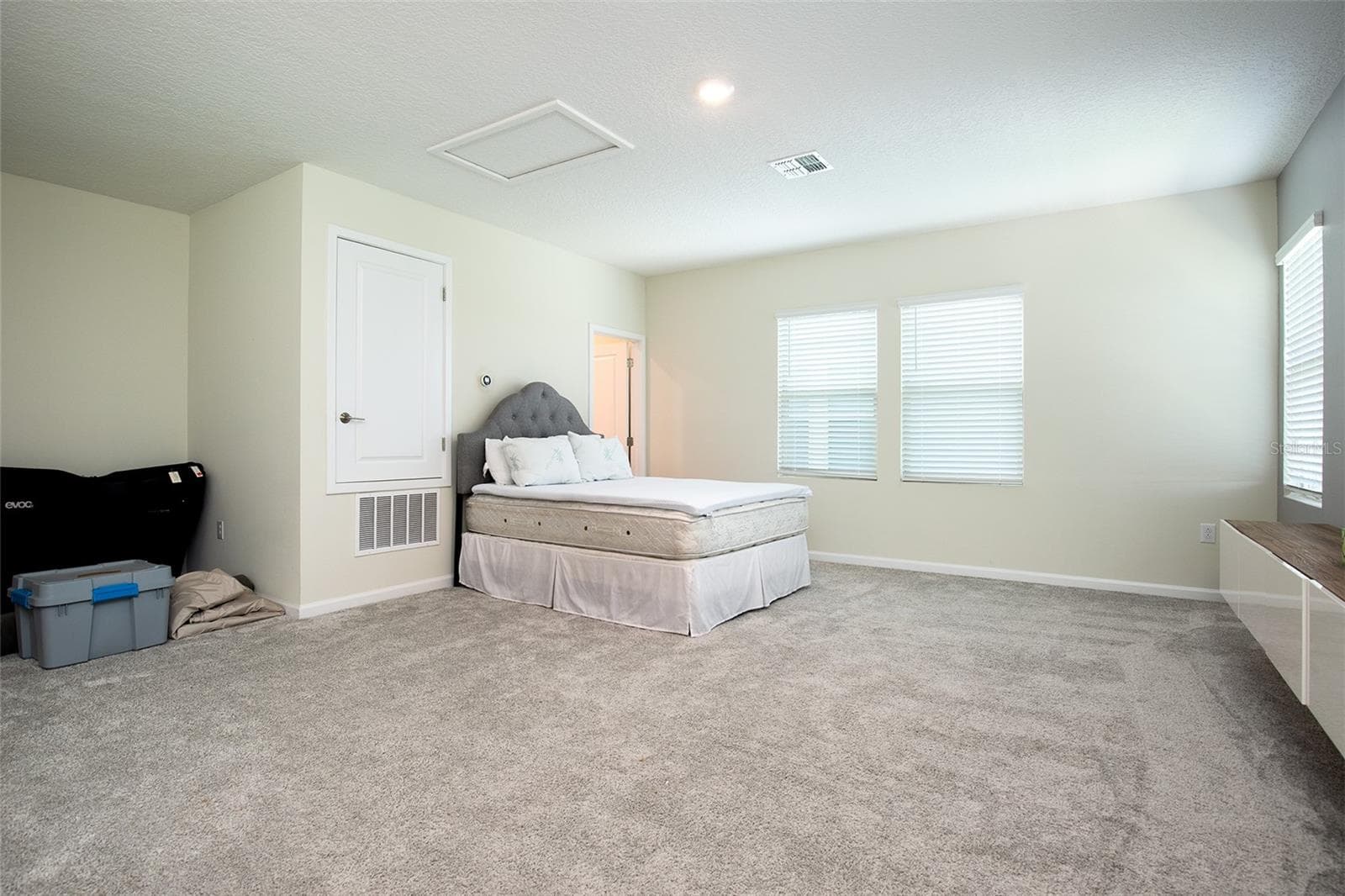 170 WOODED VINE DRIVE — photo 34 of 44