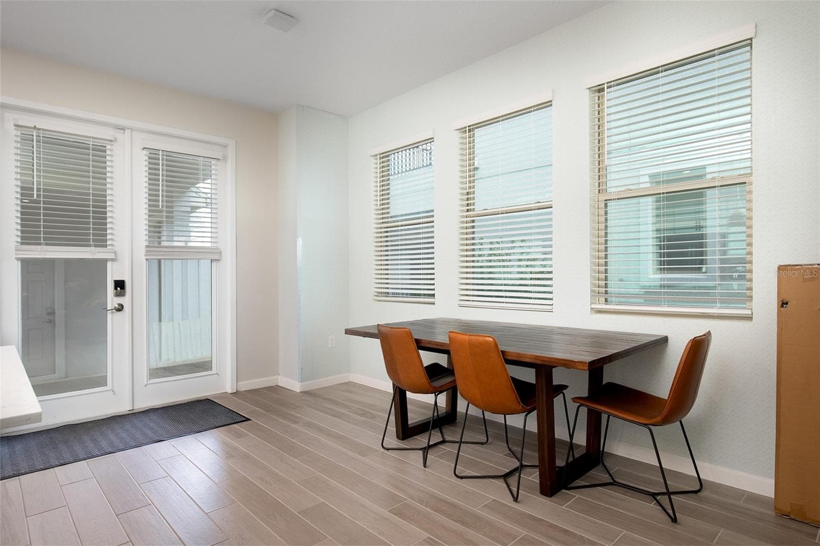 170 WOODED VINE DRIVE — photo 15 of 44