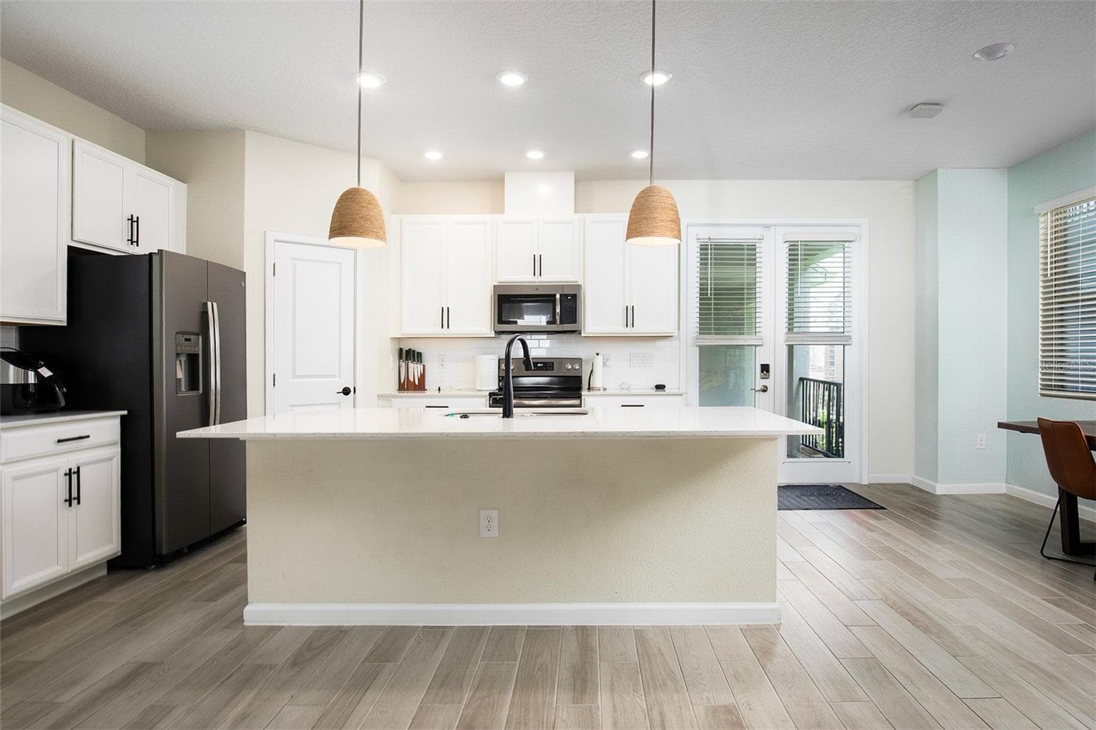 170 WOODED VINE DRIVE — photo 16 of 44