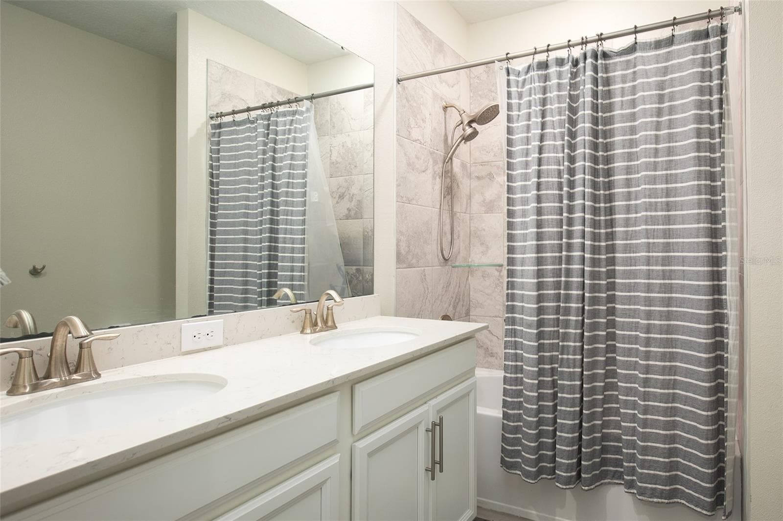 170 WOODED VINE DRIVE — photo 32 of 44