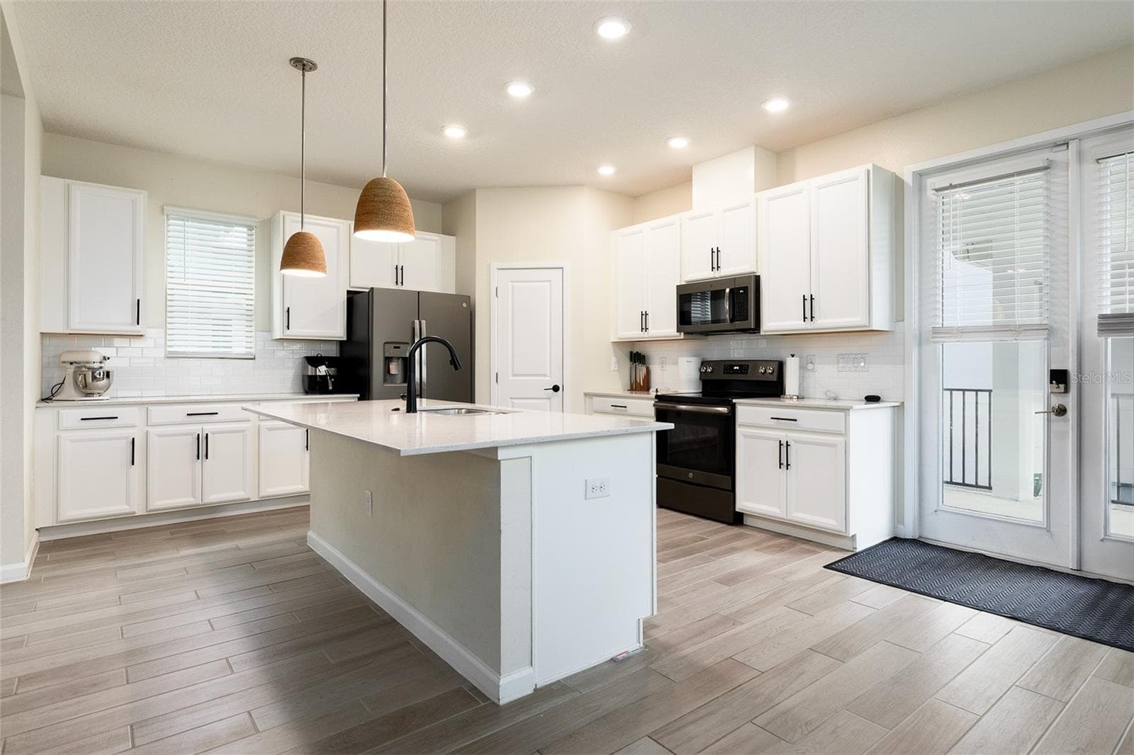 170 WOODED VINE DRIVE — photo 17 of 44