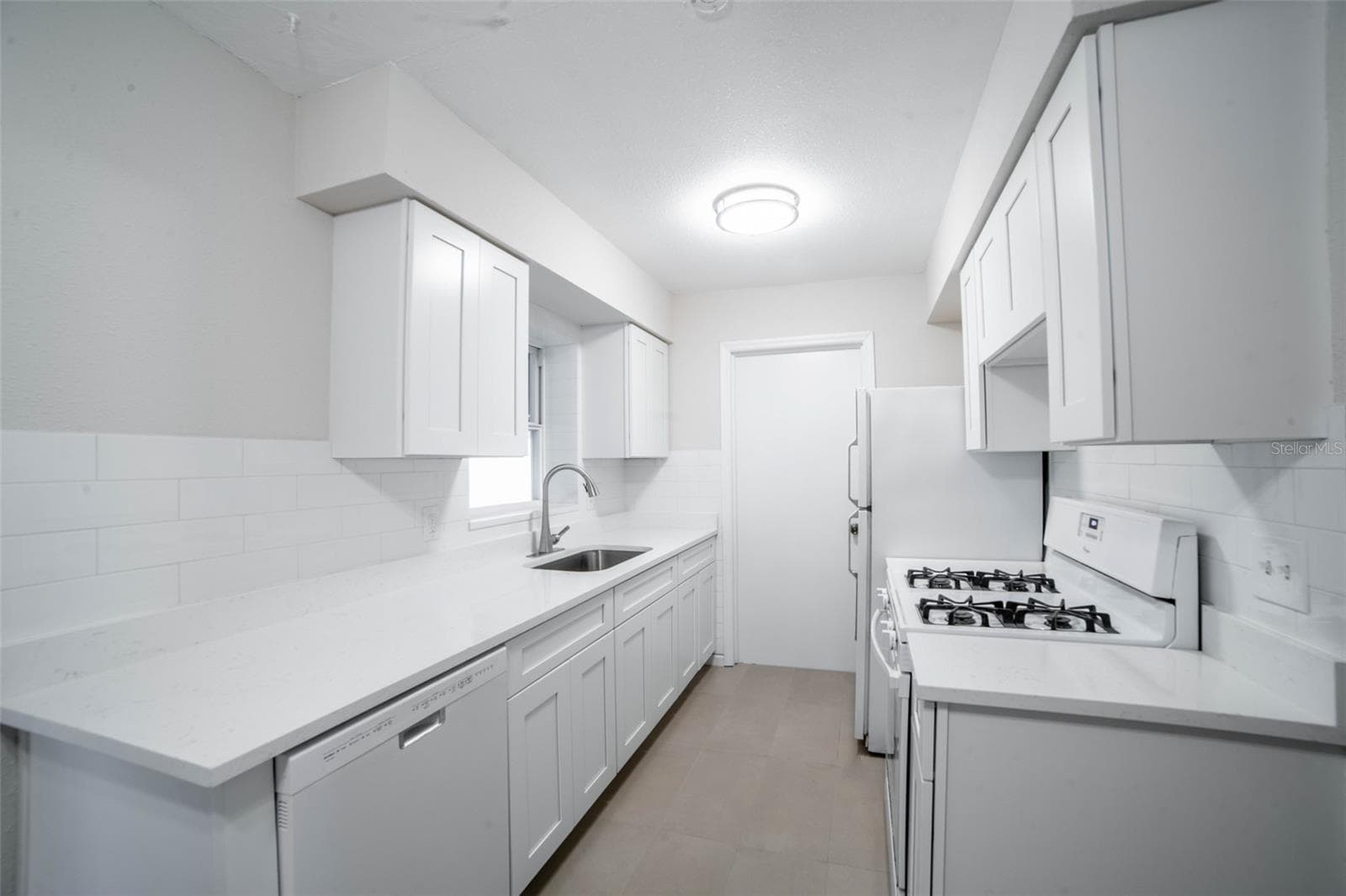 377 JEFFERSON DRIVE — photo 14 of 45