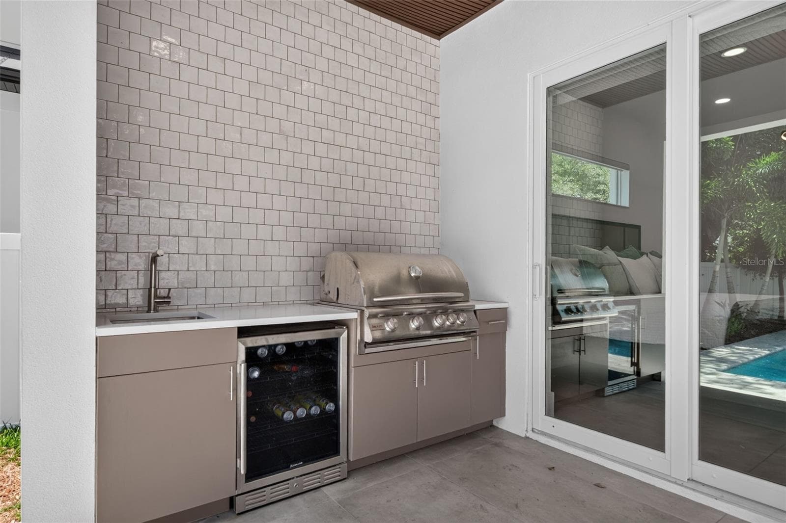 2430 FLOYD STREET — photo 40 of 100