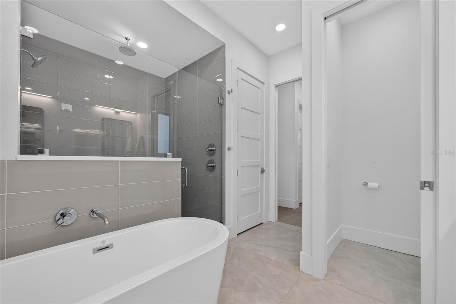 2430 FLOYD STREET — photo 34 of 100