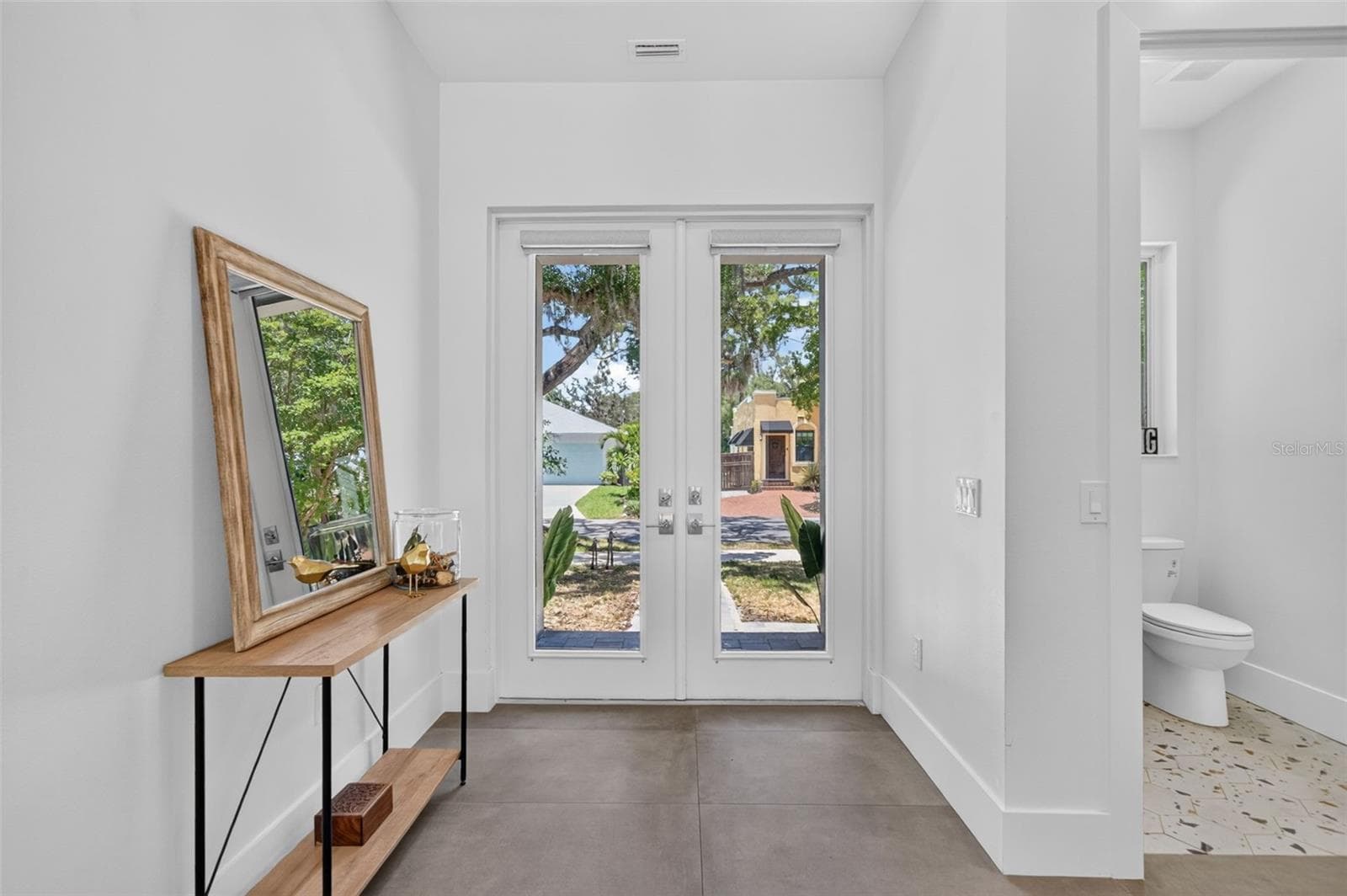 2430 FLOYD STREET — photo 11 of 100