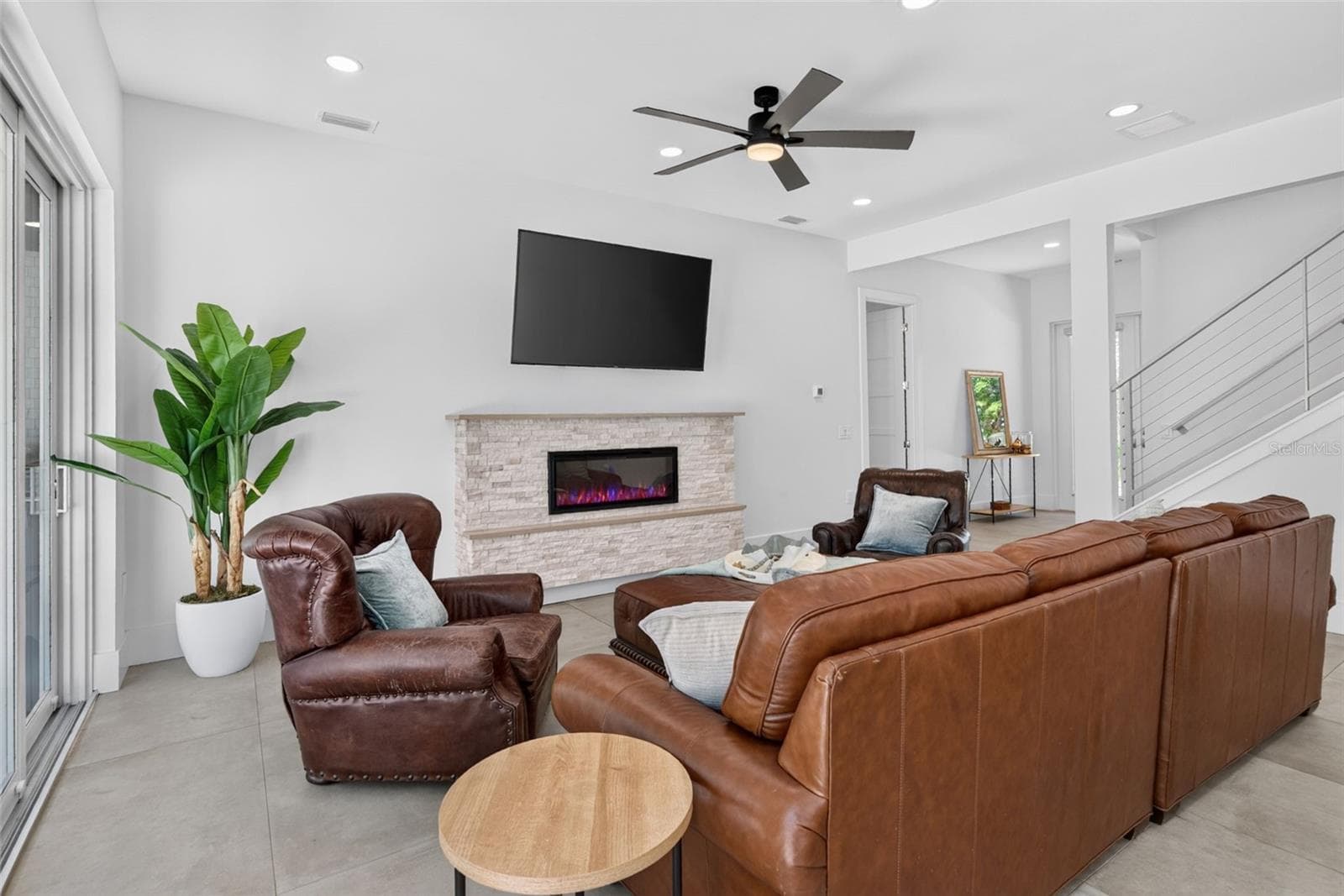 2430 FLOYD STREET — photo 18 of 100