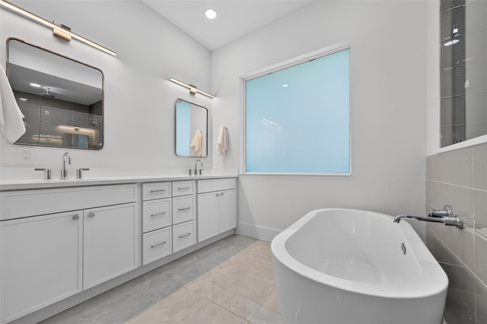 2430 FLOYD STREET — photo 32 of 100