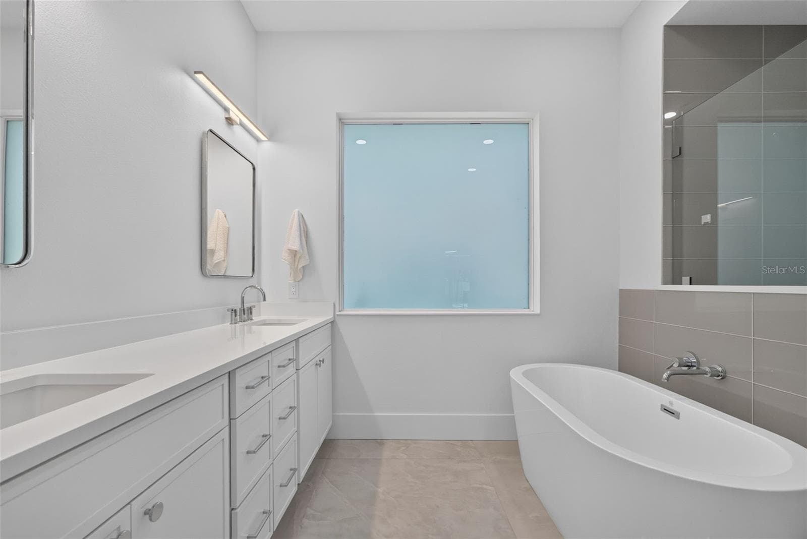 2430 FLOYD STREET — photo 33 of 100