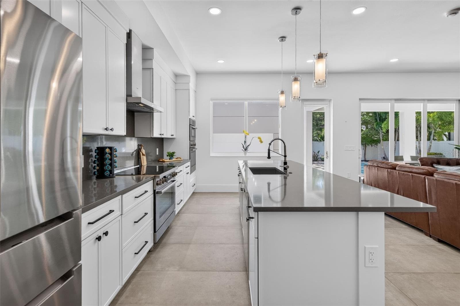 2430 FLOYD STREET — photo 22 of 100