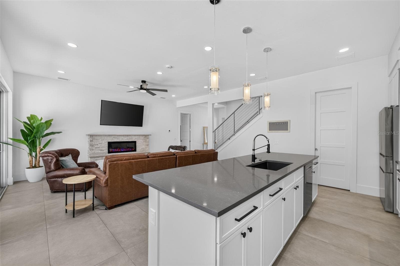 2430 FLOYD STREET — photo 24 of 100