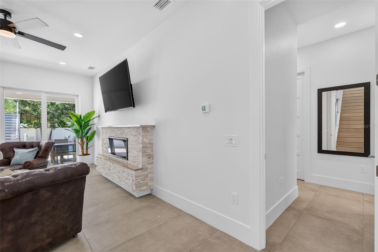 2430 FLOYD STREET — photo 26 of 100