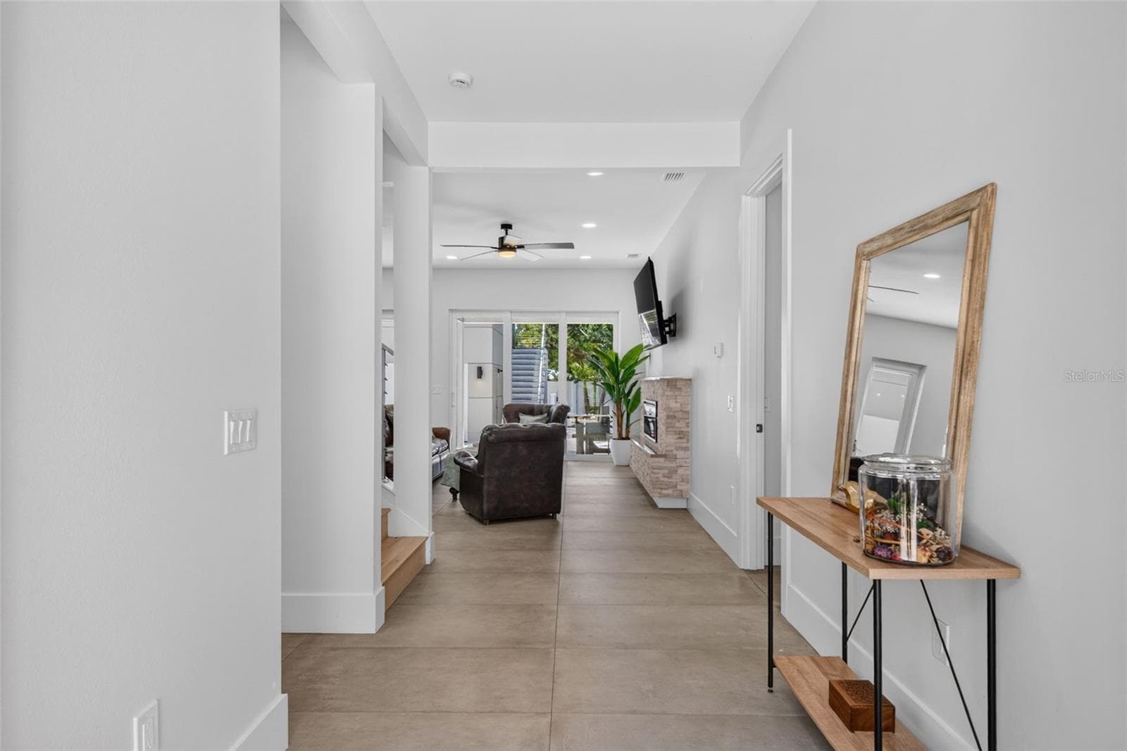 2430 FLOYD STREET — photo 10 of 100