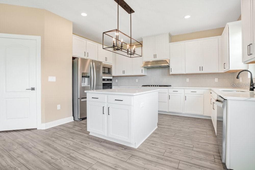 7951 RUMNEY LANE — photo 7 of 38