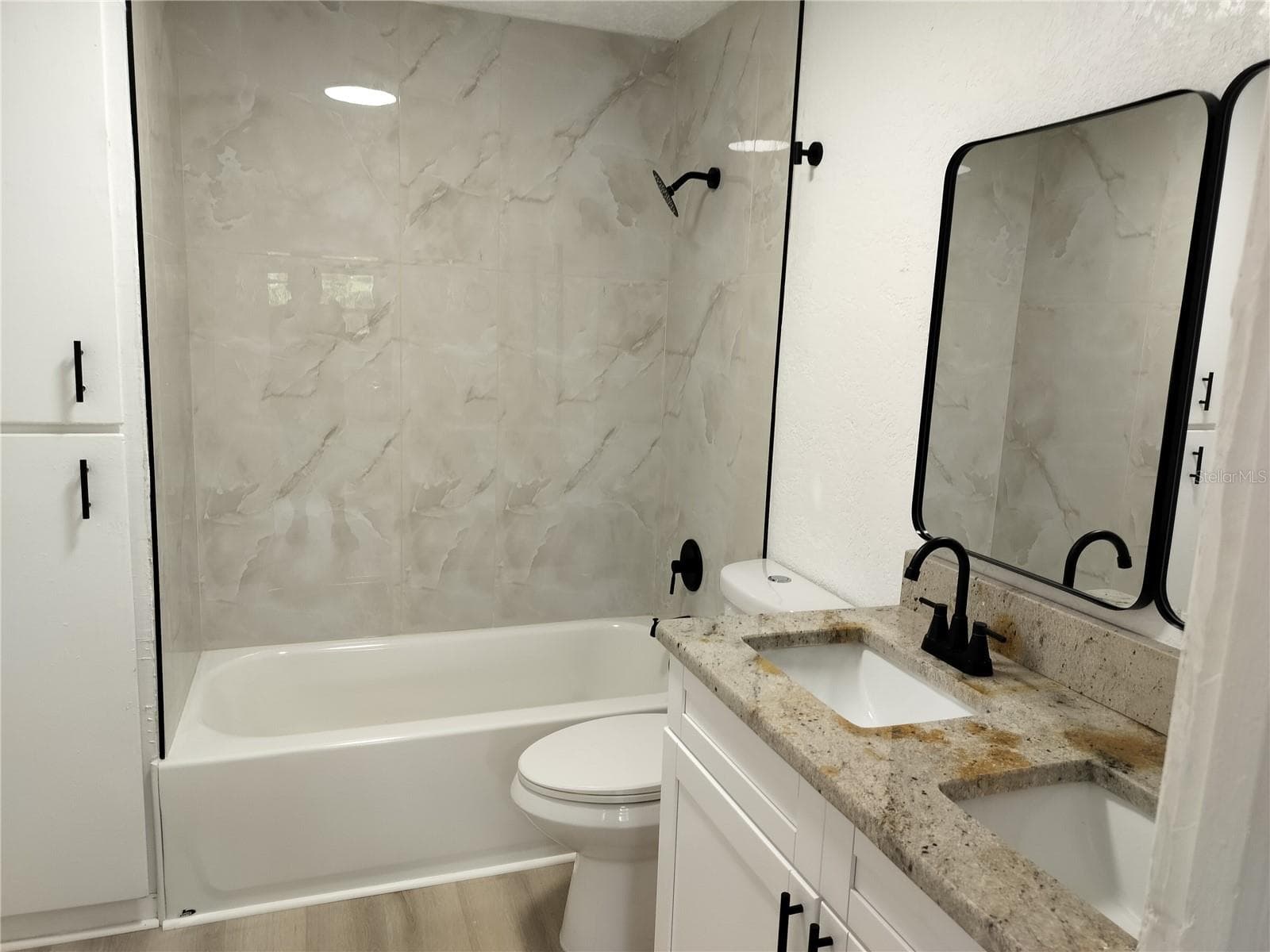 2135 ELIZABETH STREET — photo 12 of 18