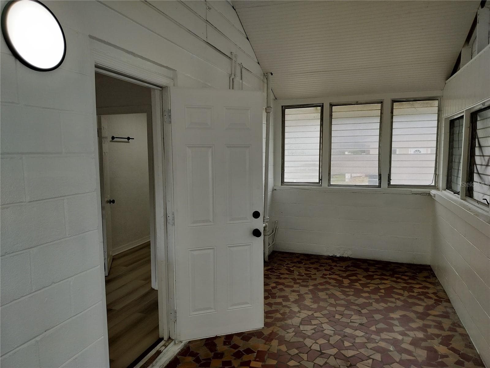 2135 ELIZABETH STREET — photo 14 of 18