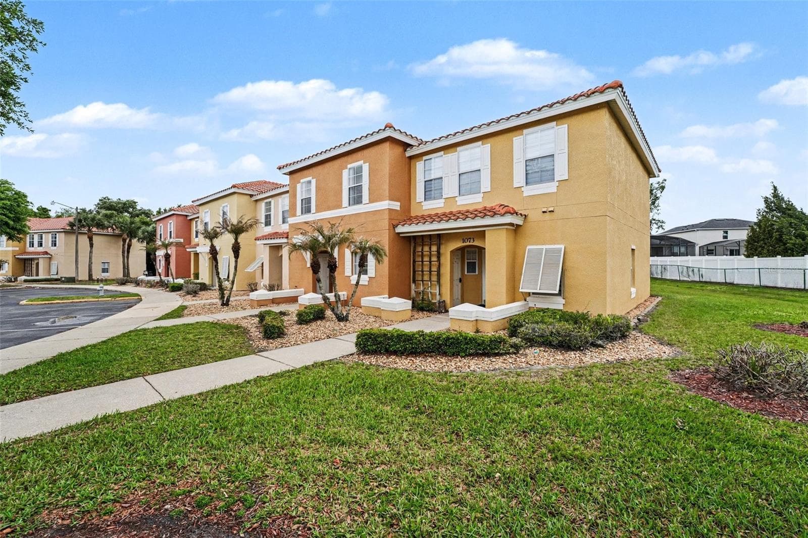 1077 PARK RIDGE CIRCLE — photo 5 of 40