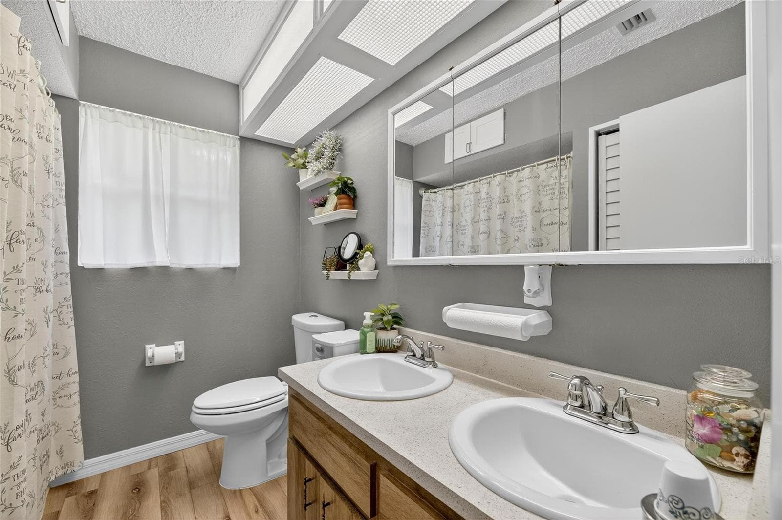 205 WENDEL AVENUE — photo 7 of 39