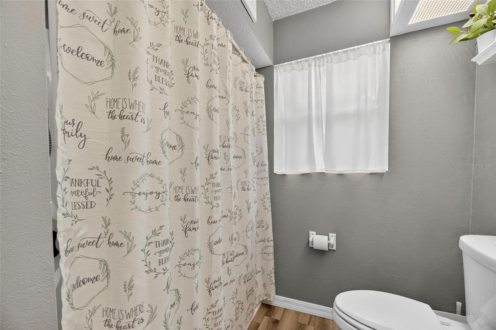 205 WENDEL AVENUE — photo 8 of 39