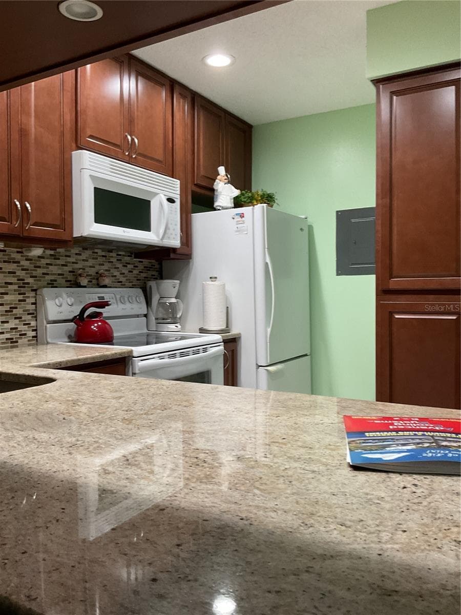 2655 PINE RIDGE WAY — photo 10 of 31