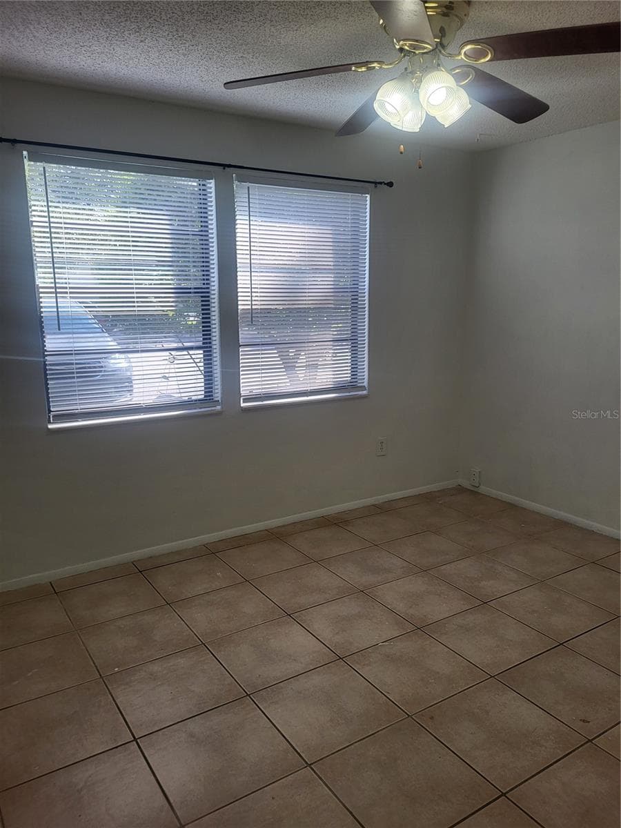 140 HUNTER LAKE DRIVE — photo 17 of 38