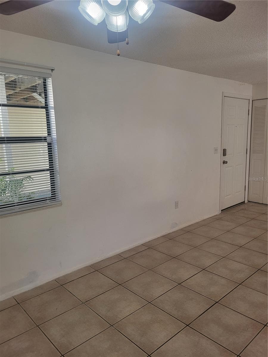 140 HUNTER LAKE DRIVE — photo 16 of 38