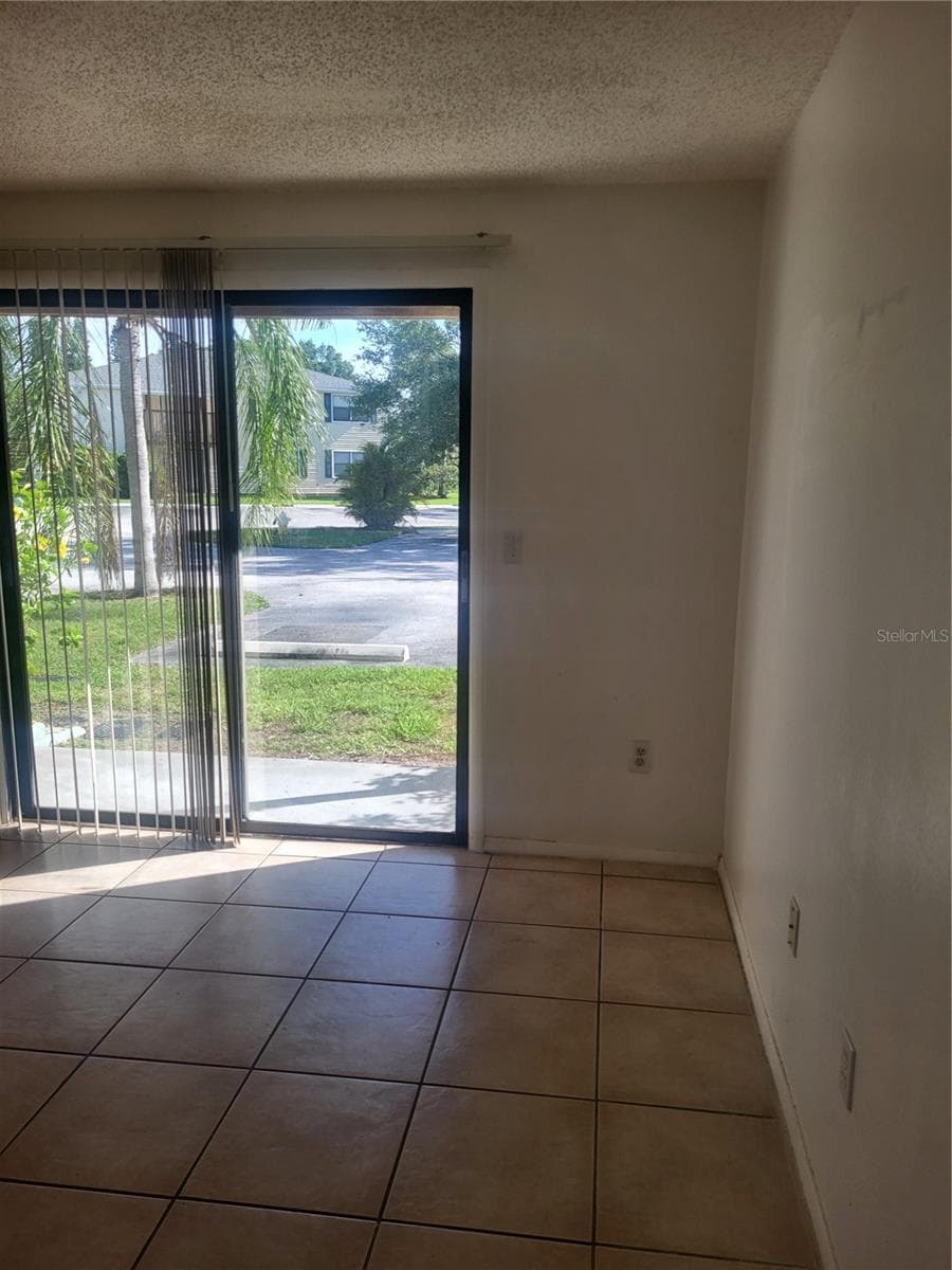 140 HUNTER LAKE DRIVE — photo 11 of 38