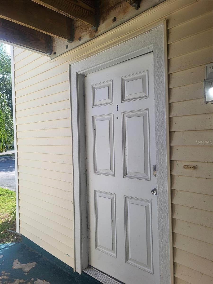 140 HUNTER LAKE DRIVE — photo 5 of 38