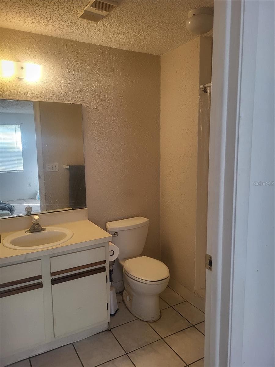 140 HUNTER LAKE DRIVE — photo 26 of 38