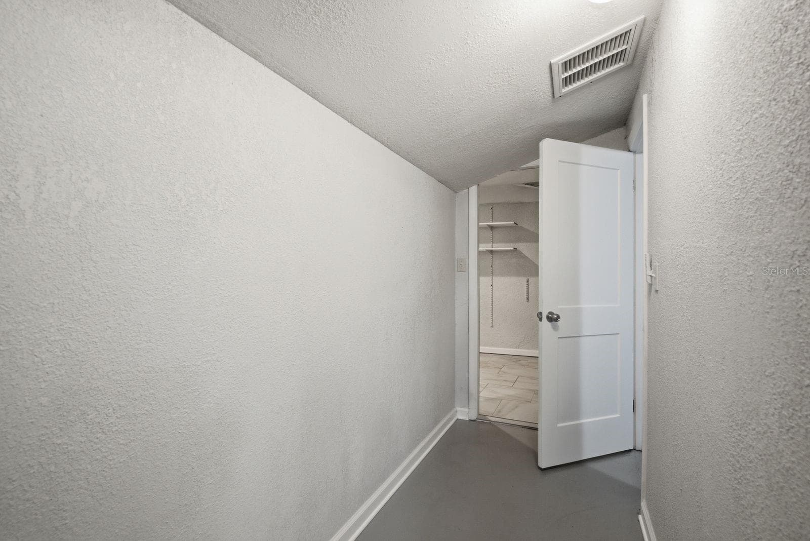 6309 WERNER AVENUE — photo 38 of 71