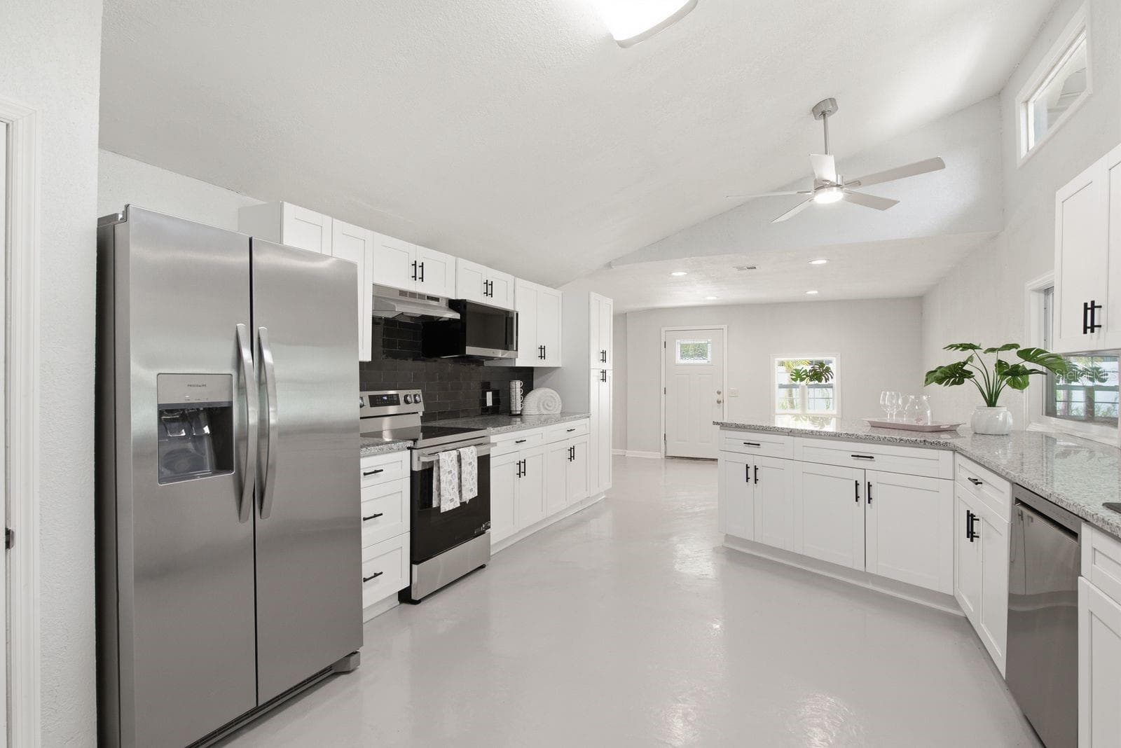 6309 WERNER AVENUE — photo 13 of 71