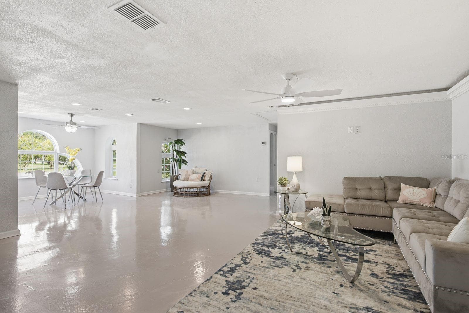 6309 WERNER AVENUE — photo 6 of 71