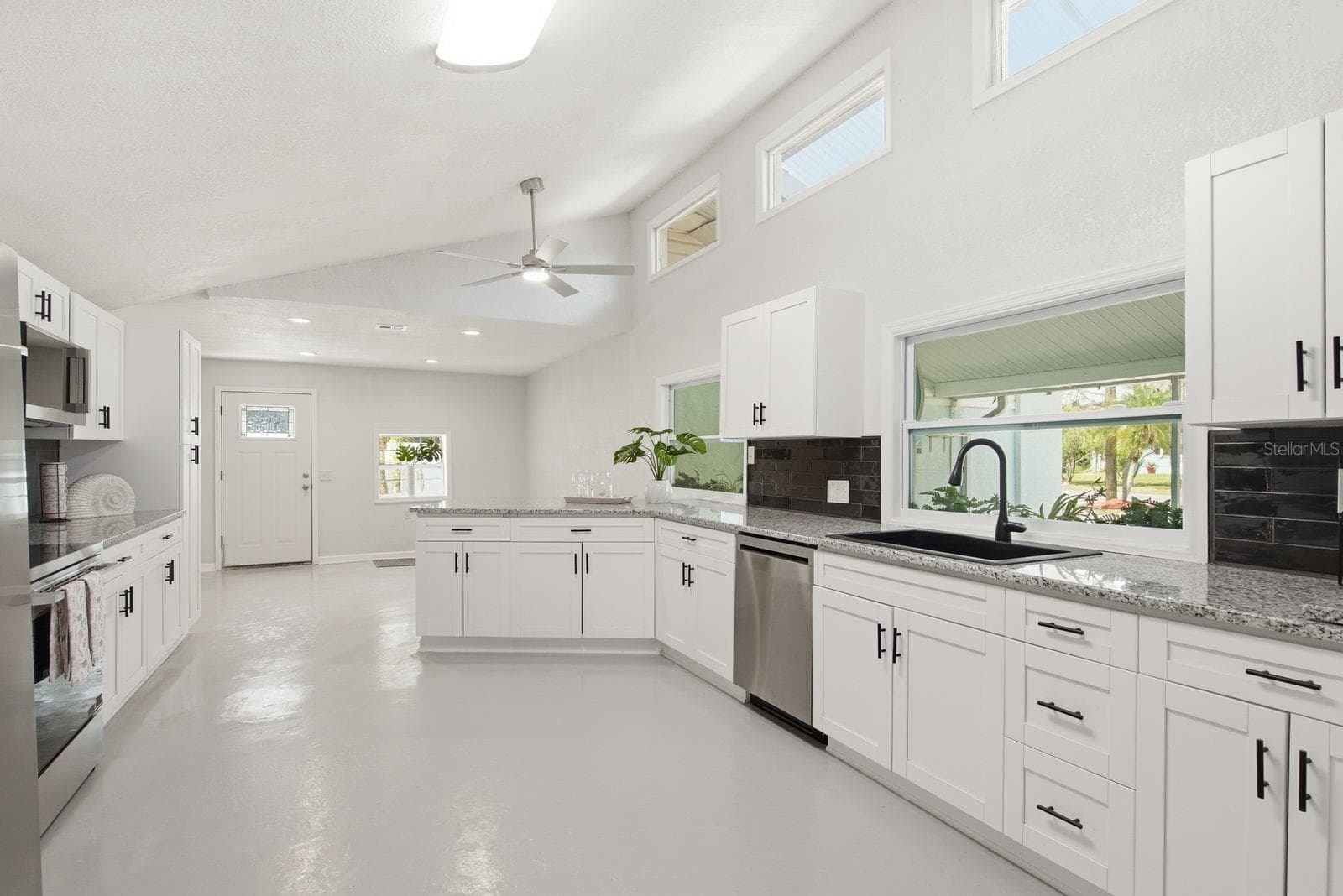 6309 WERNER AVENUE — photo 12 of 71