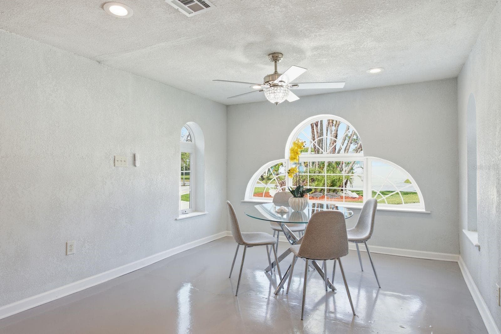6309 WERNER AVENUE — photo 11 of 71