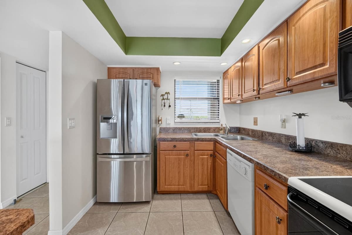 4745 ATLANTIC AVENUE — photo 12 of 50