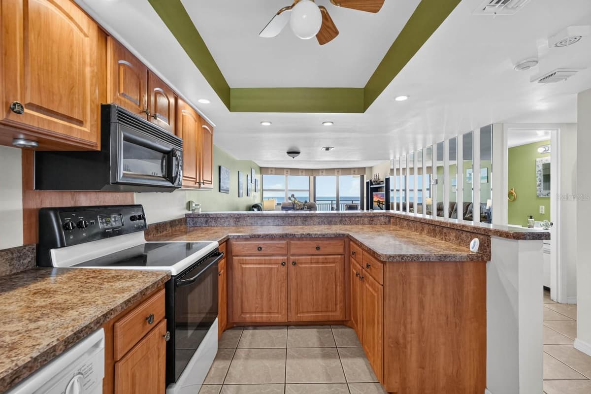 4745 ATLANTIC AVENUE — photo 13 of 50