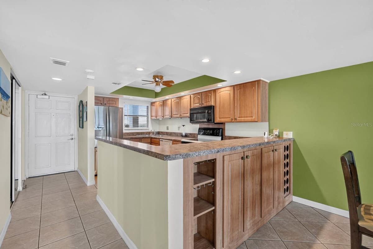 4745 ATLANTIC AVENUE — photo 8 of 50