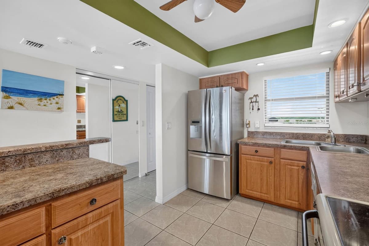 4745 ATLANTIC AVENUE — photo 10 of 50